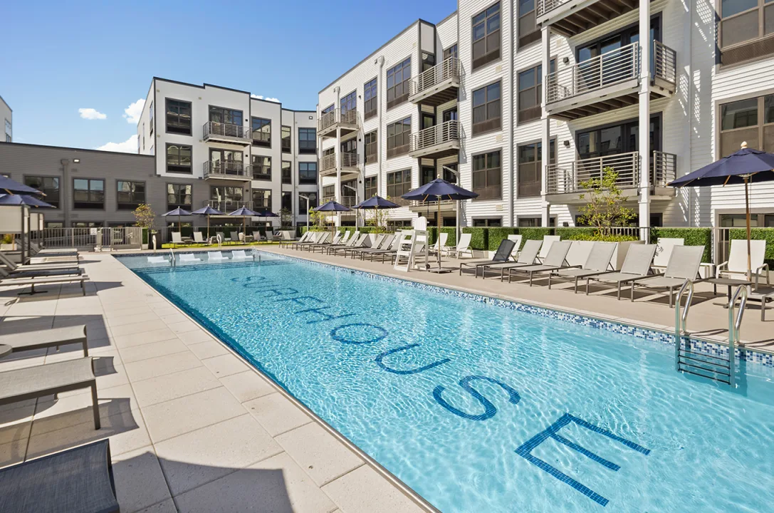 surfhouse pool