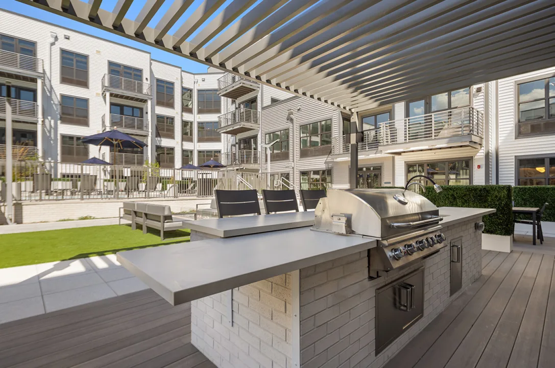 surfhouse courtyard grill