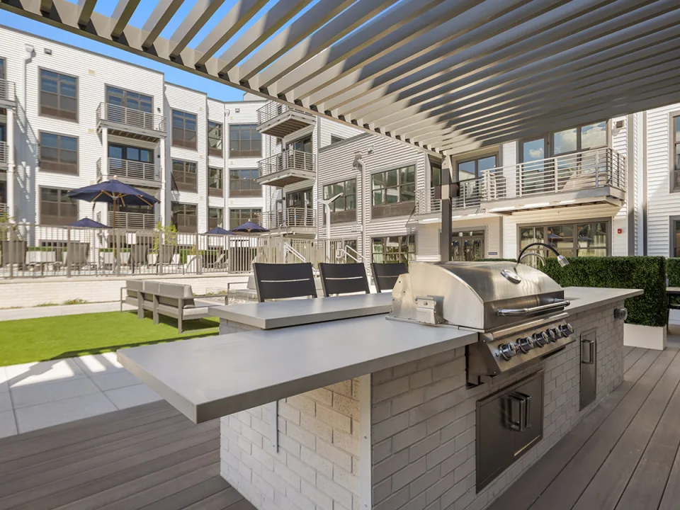 surfhouse courtyard grill