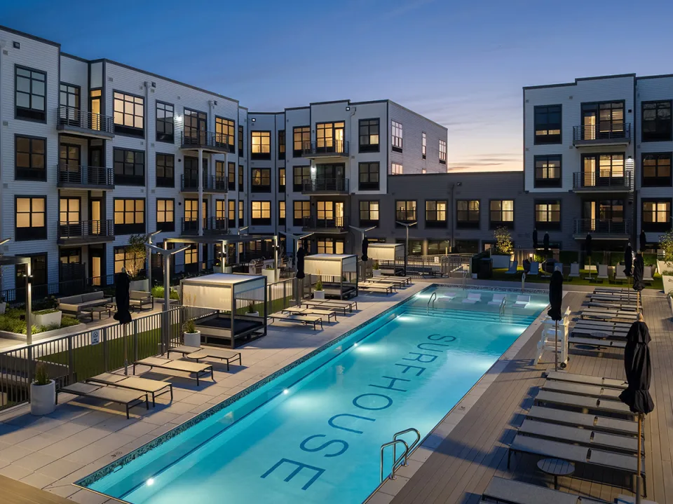 surfhouse courtyard