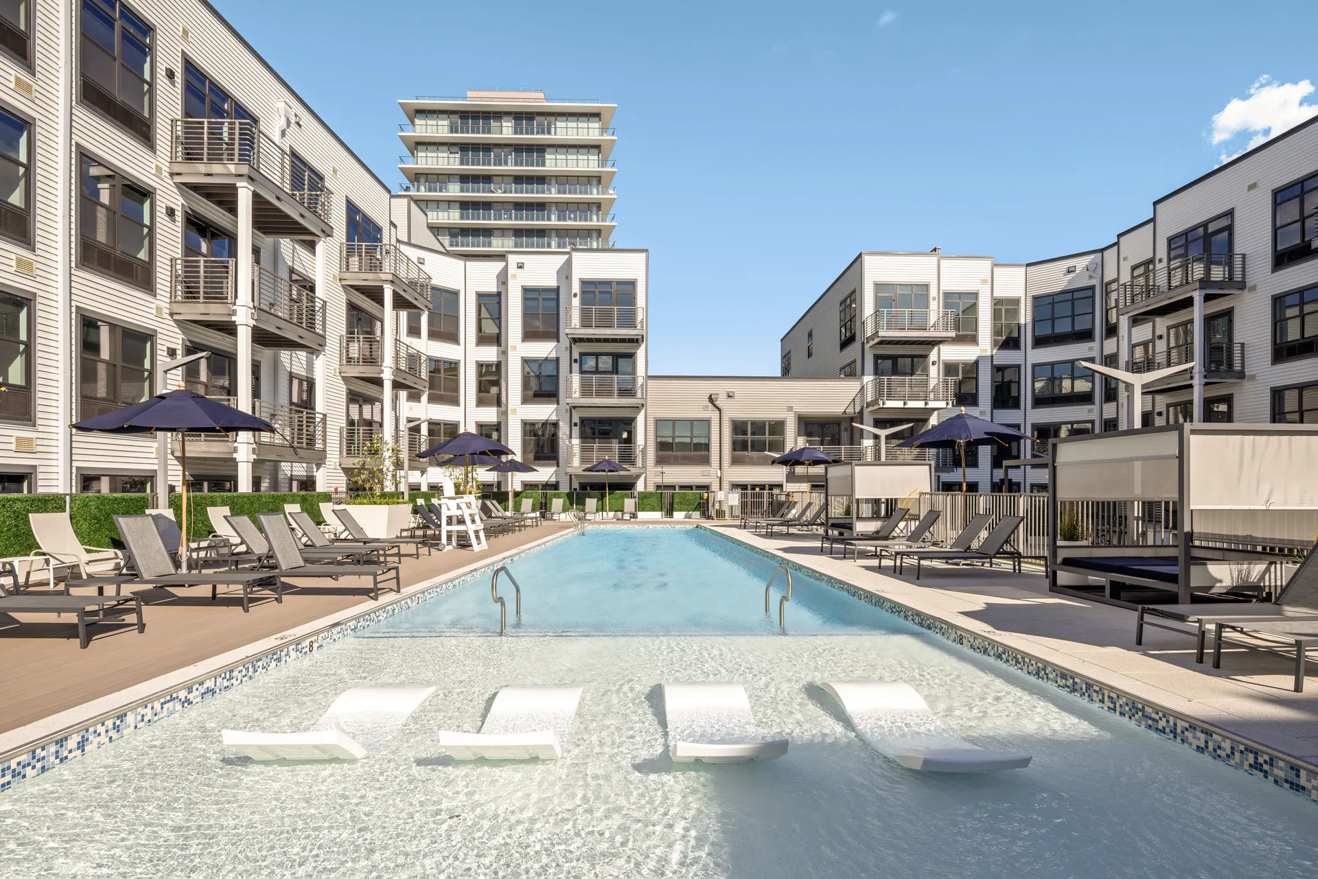 SURFHOUSE pool