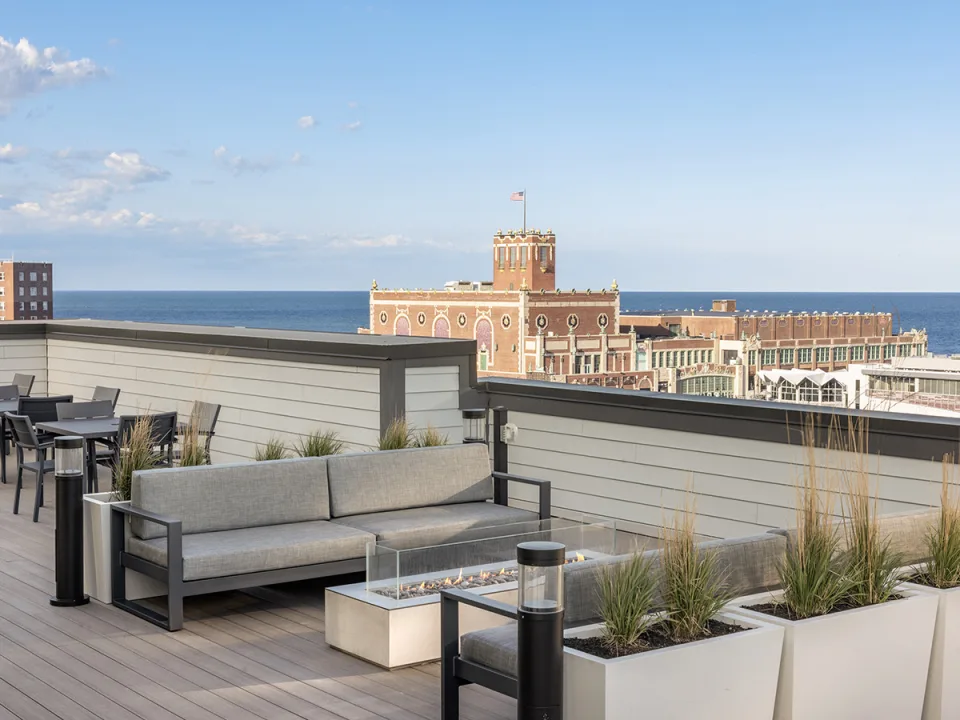 surfhouse rooftop